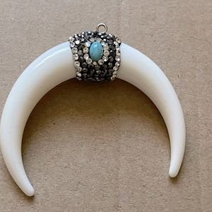 Beautiful necklace pendant with black crystal and blue stone without chain